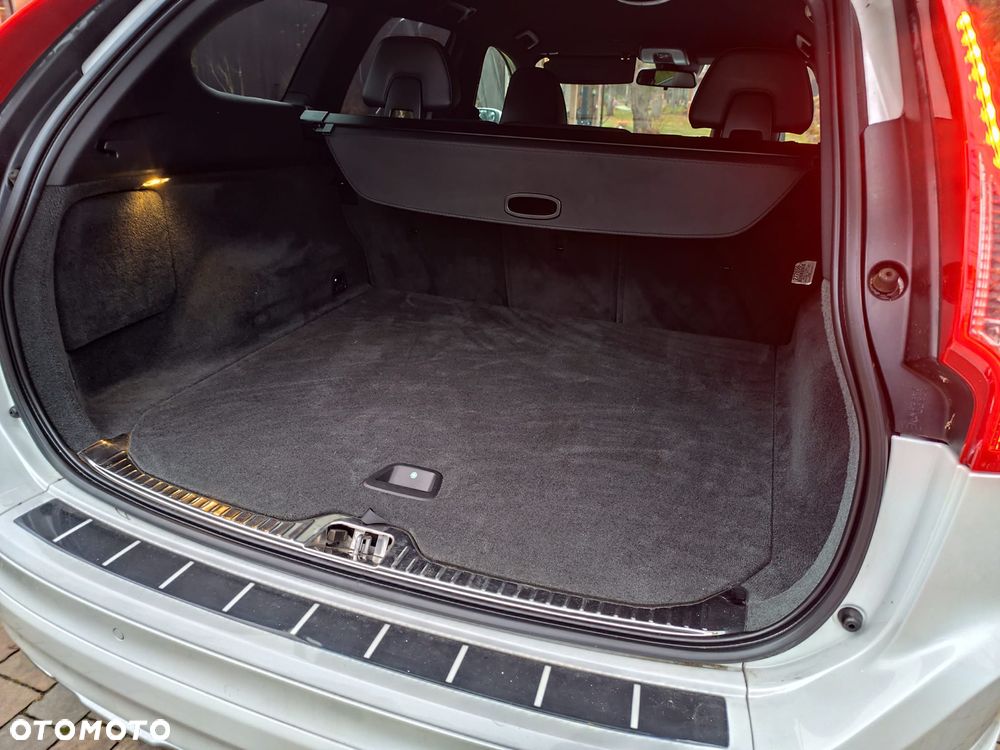 Volvo XC 60 D4 AWD Momentum - 8