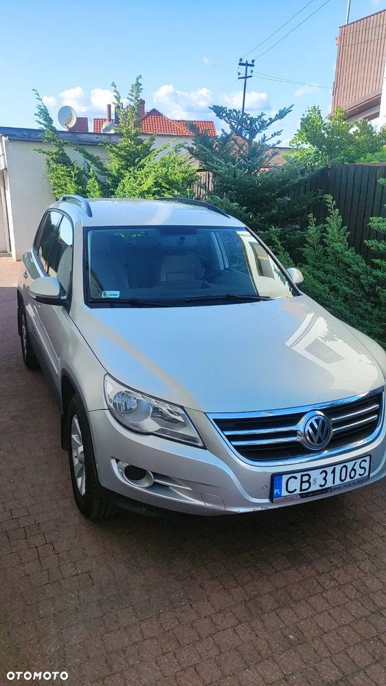 Volkswagen Tiguan - 1