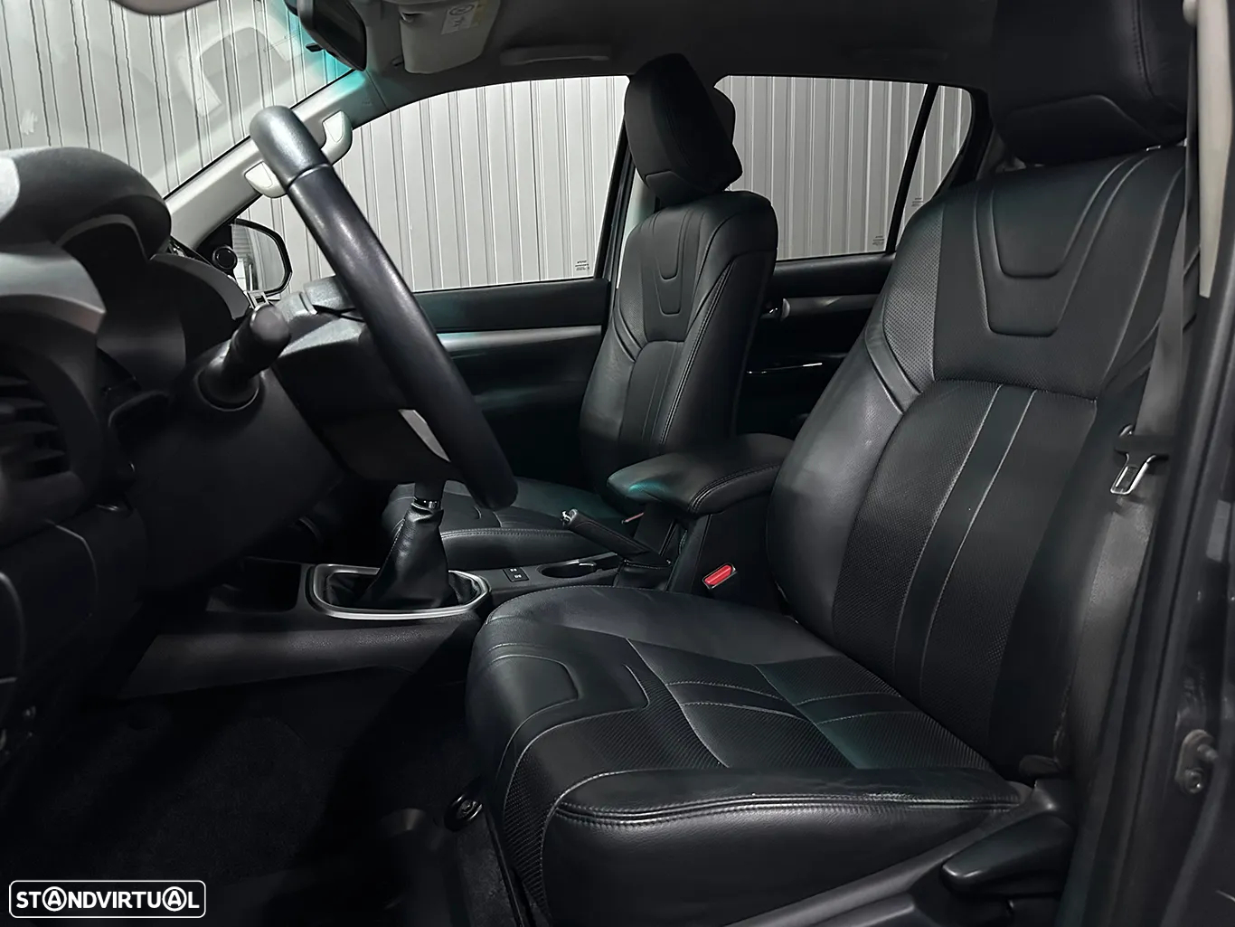 Toyota Hilux 2.4 D-4D 2WD CD Tracker - 16