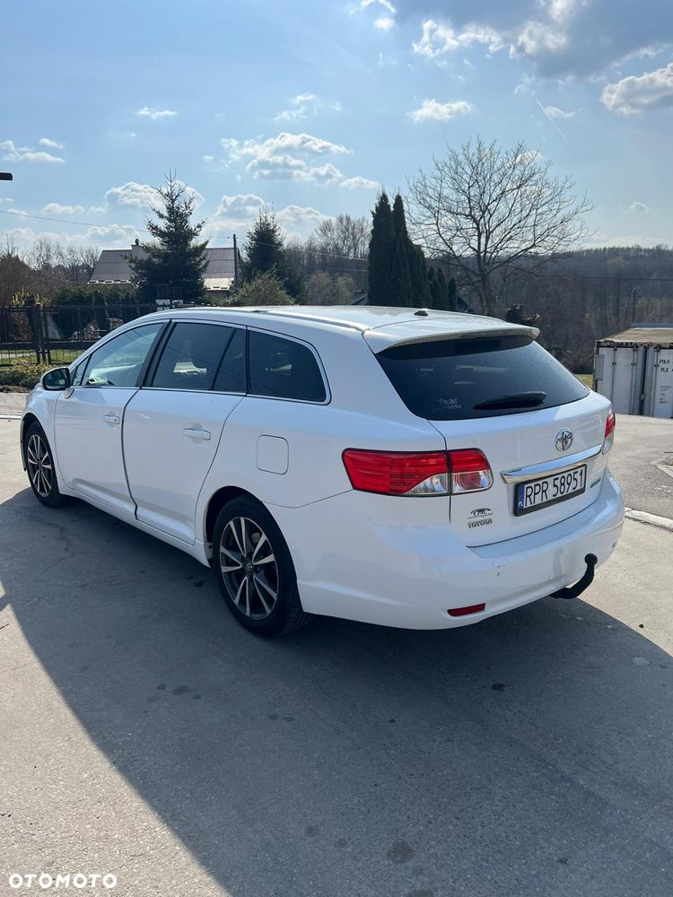 Toyota Avensis 1.8 Multidrive Business Edition - 1