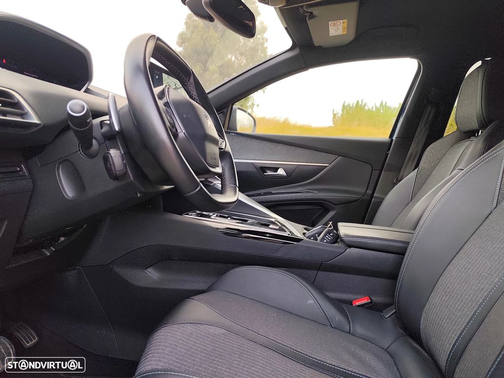 Peugeot 5008 PureTech 130 EAT8 Stop & Start Allure Pack - 10