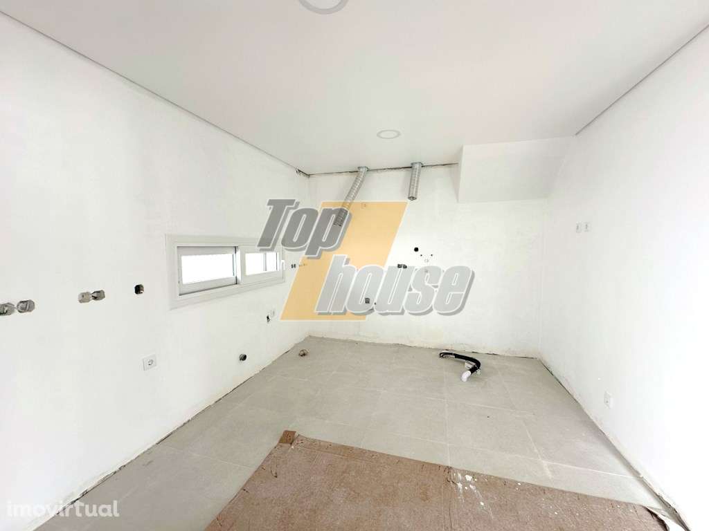 Moradia Geminada T4 Charneca de Caparica - Grande imagem: 5/24