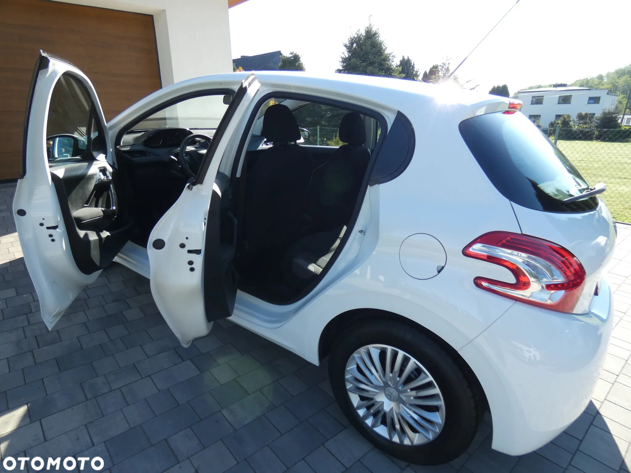 Peugeot 208 - 7
