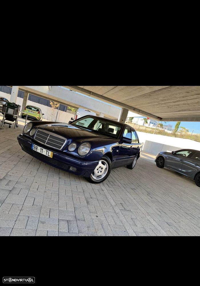 Mercedes-Benz E 220 - 1