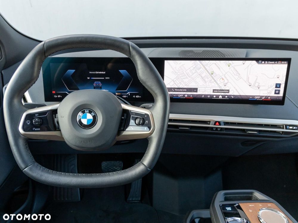 BMW iX - 11