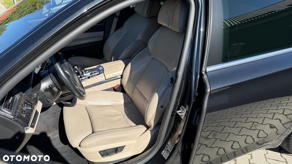 BMW Seria 7 740d xDrive - 12