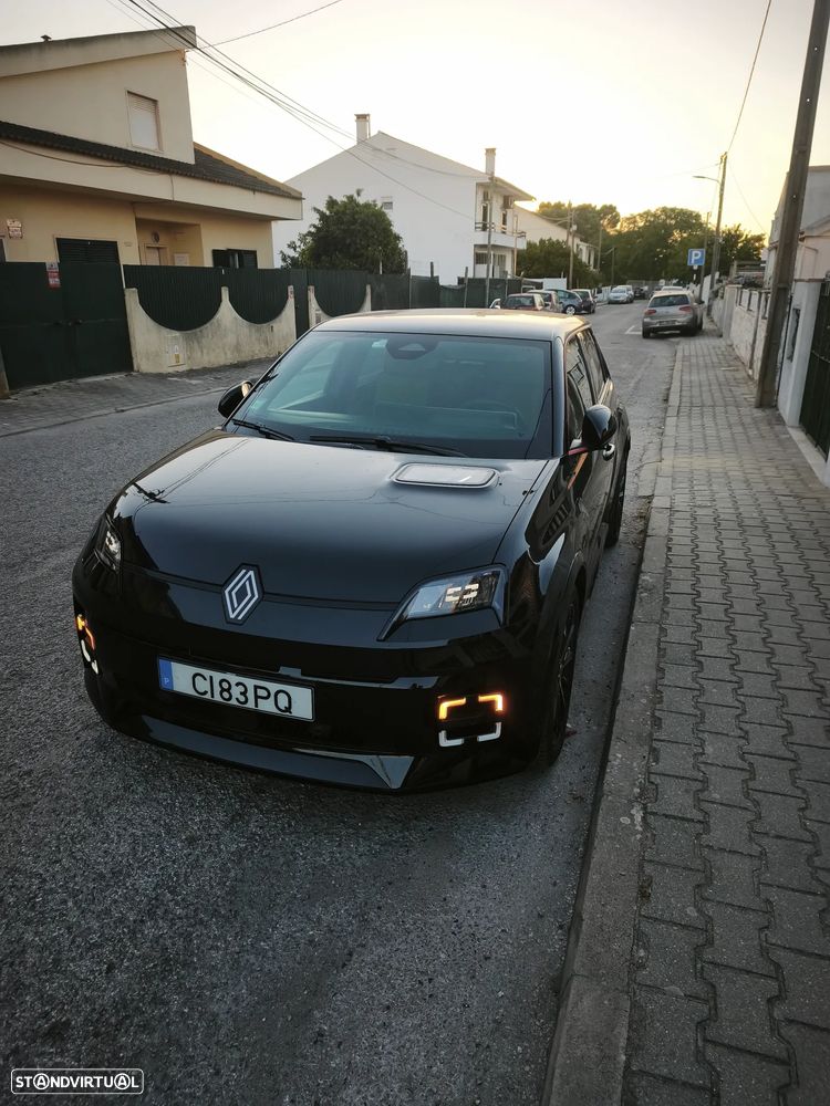Renault 5 E-Tech - 1