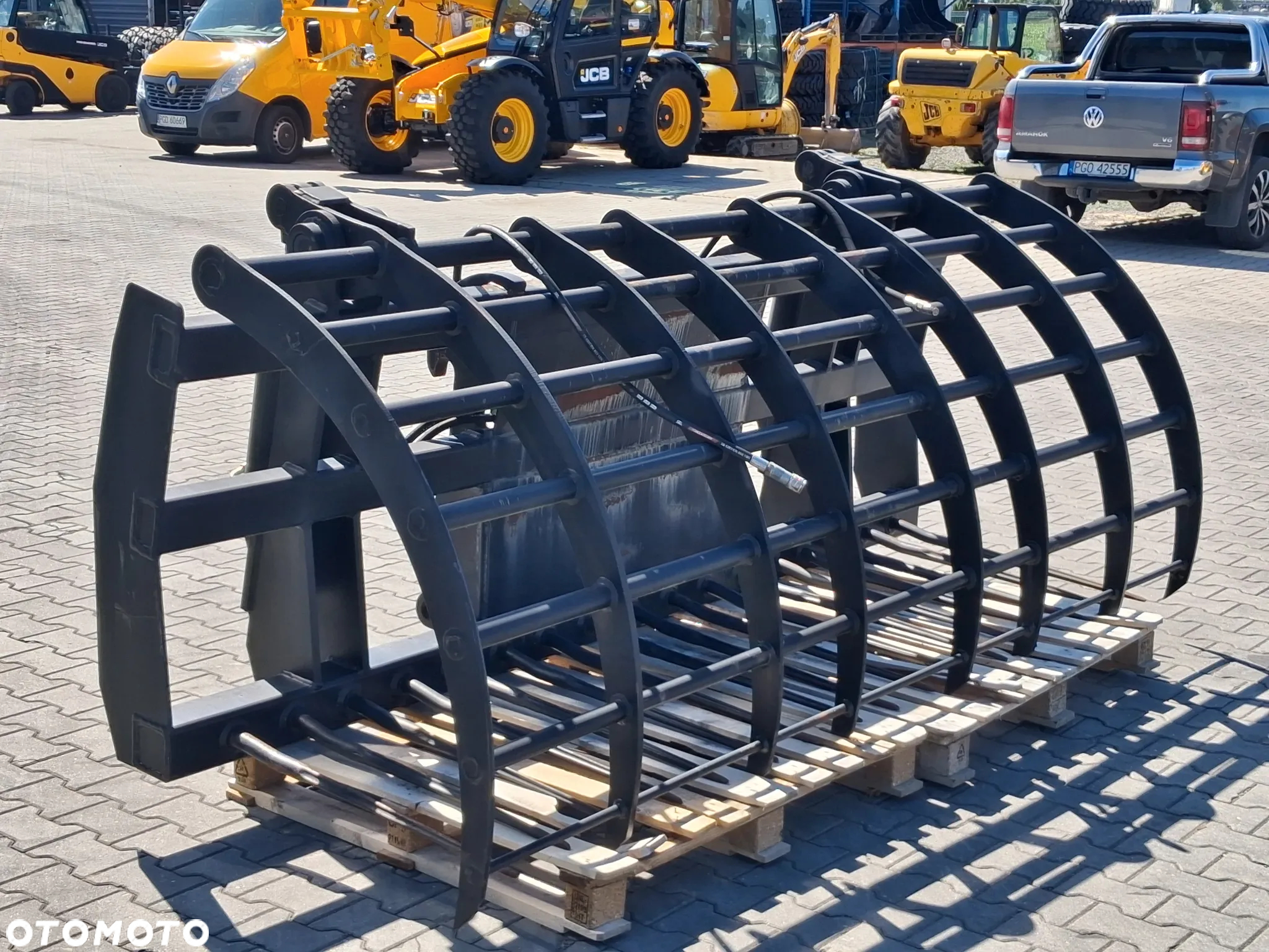 JCB WIDŁO - KROKODYL - 4