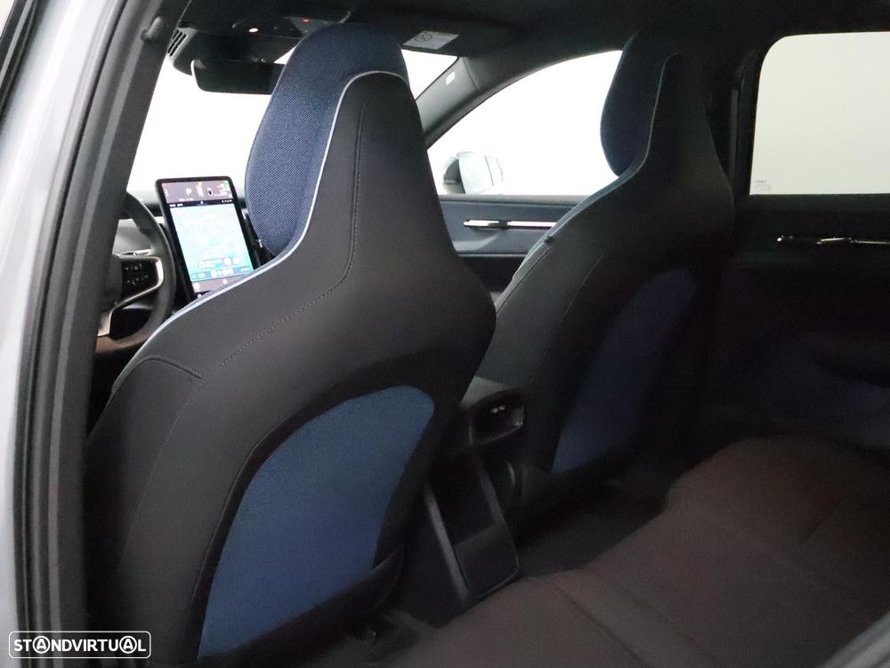 Volvo EX30 69 kWh Single Motor Extended Range Plus - 29