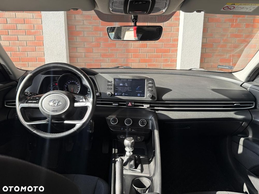 Hyundai Elantra - 14
