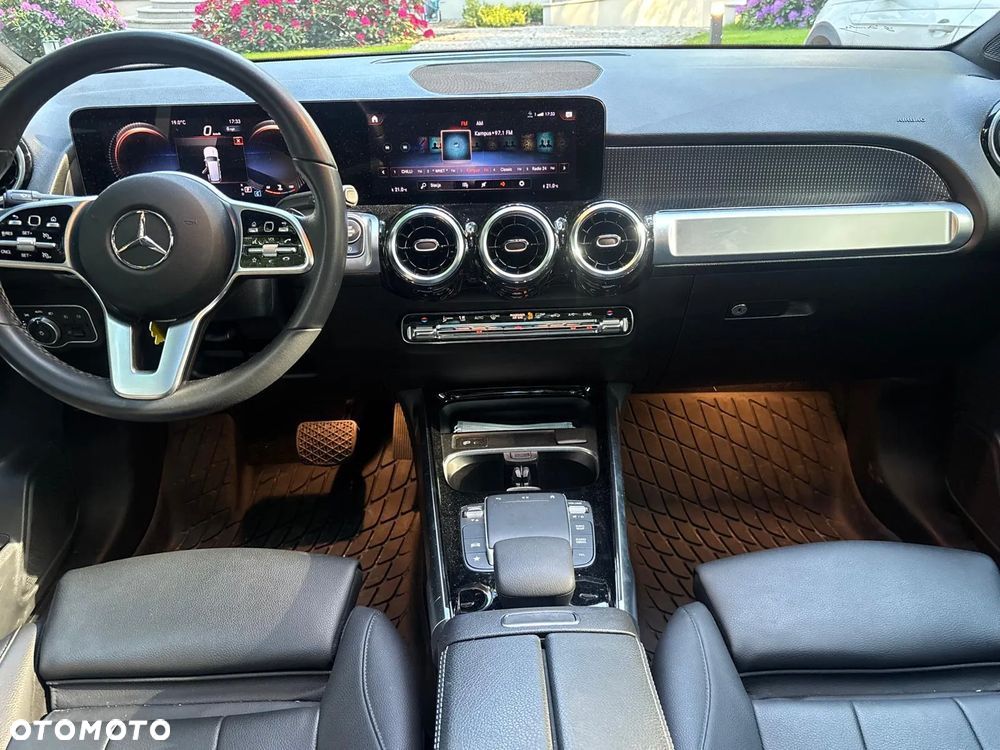 Mercedes-Benz GLB 250 4-Matic 8G-DCT - 3
