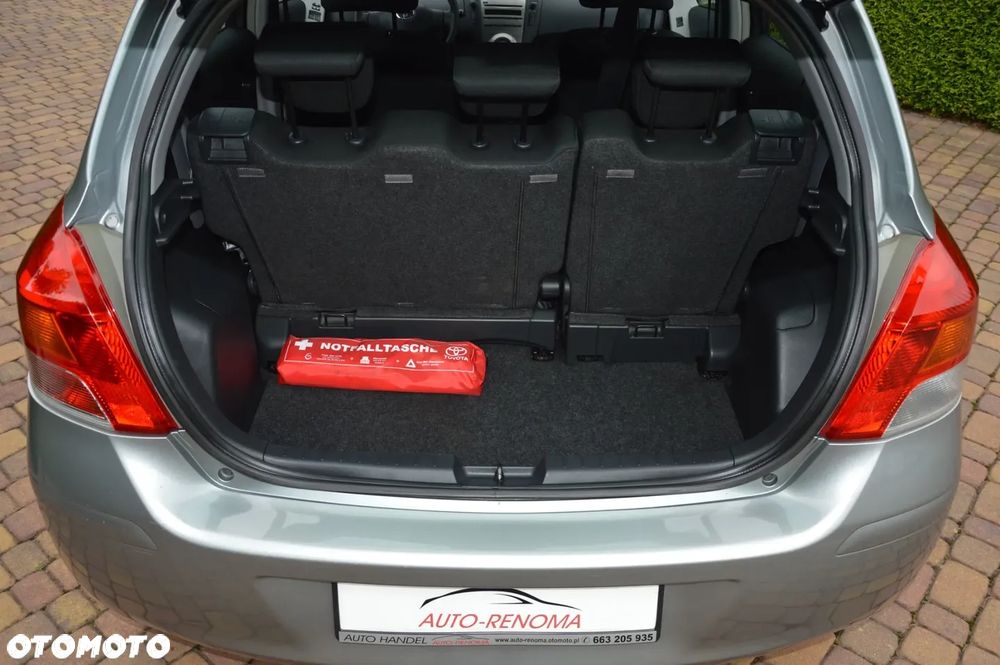Toyota Yaris - 32