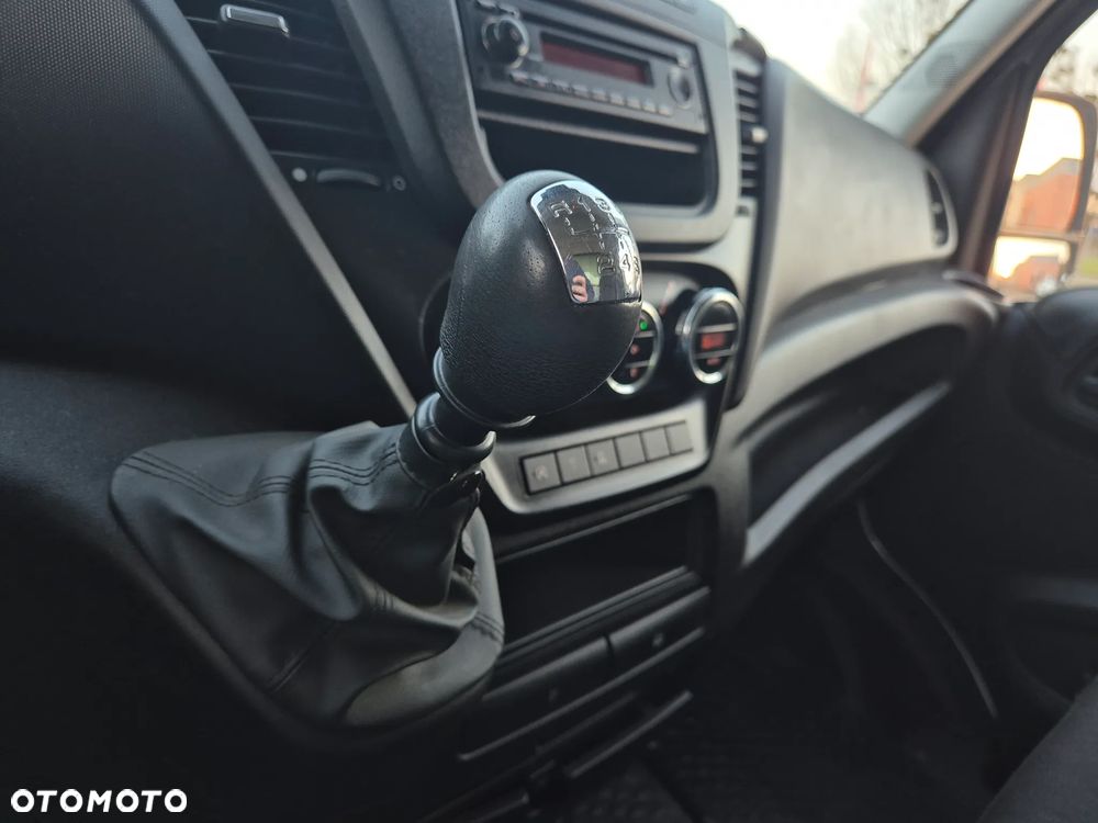 Iveco Daily 35S13, kontener 8PAL, winda 750KG, klima - 12