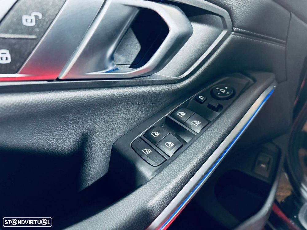 BMW 318 d Touring Line Sport Auto - 29