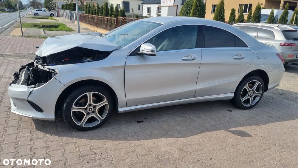 Mercedes-Benz CLA 200 d 7G-DCT UrbanStyle Edition - 15