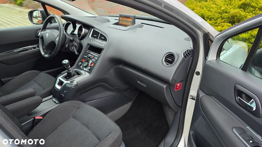 Peugeot 5008 - 11