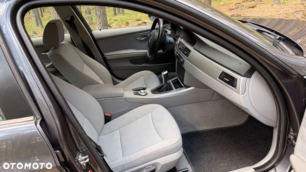 BMW Seria 3 318i - 7
