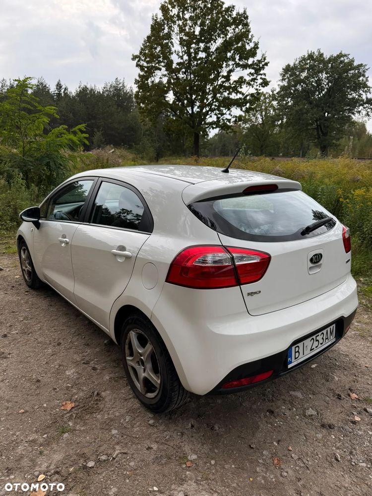 Kia Rio - 16