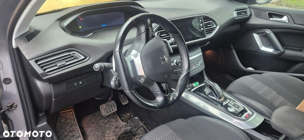 Peugeot 308 BlueHDi 130 EAT8 Active Pack - 11