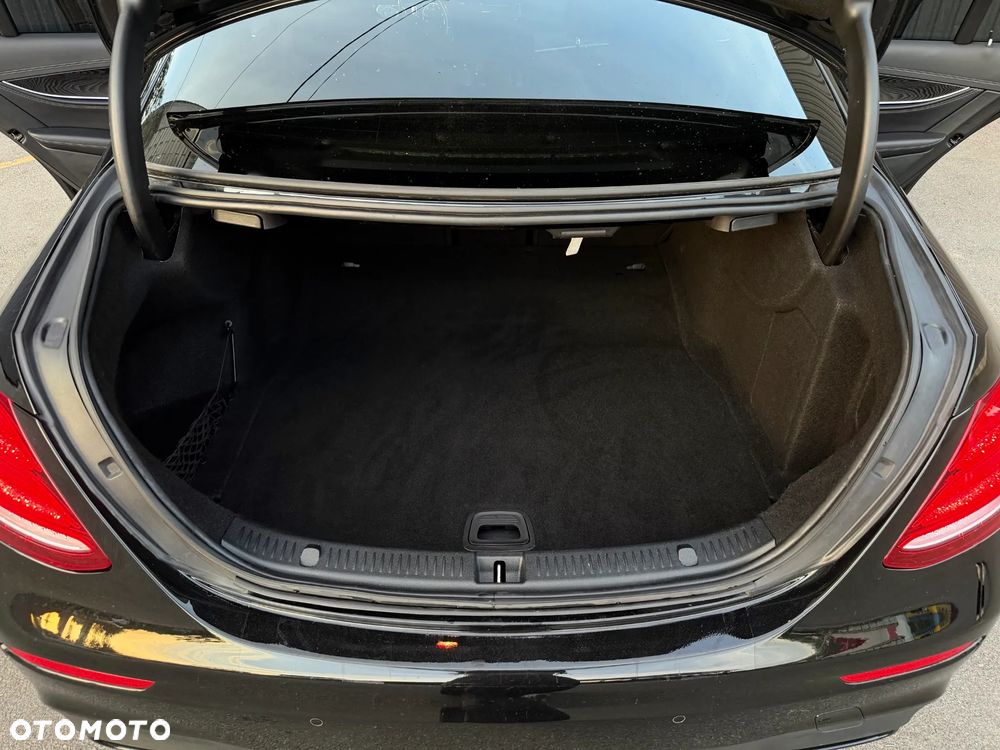 Mercedes-Benz Klasa E 220 d 9G-TRONIC - 15