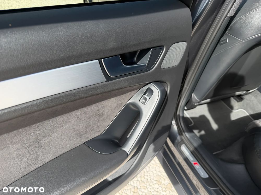 Audi A4 Avant 2.0 TDI ultra S tronic sport - 22