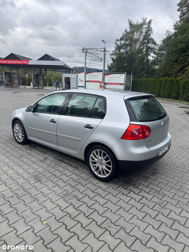 Volkswagen Golf - 1