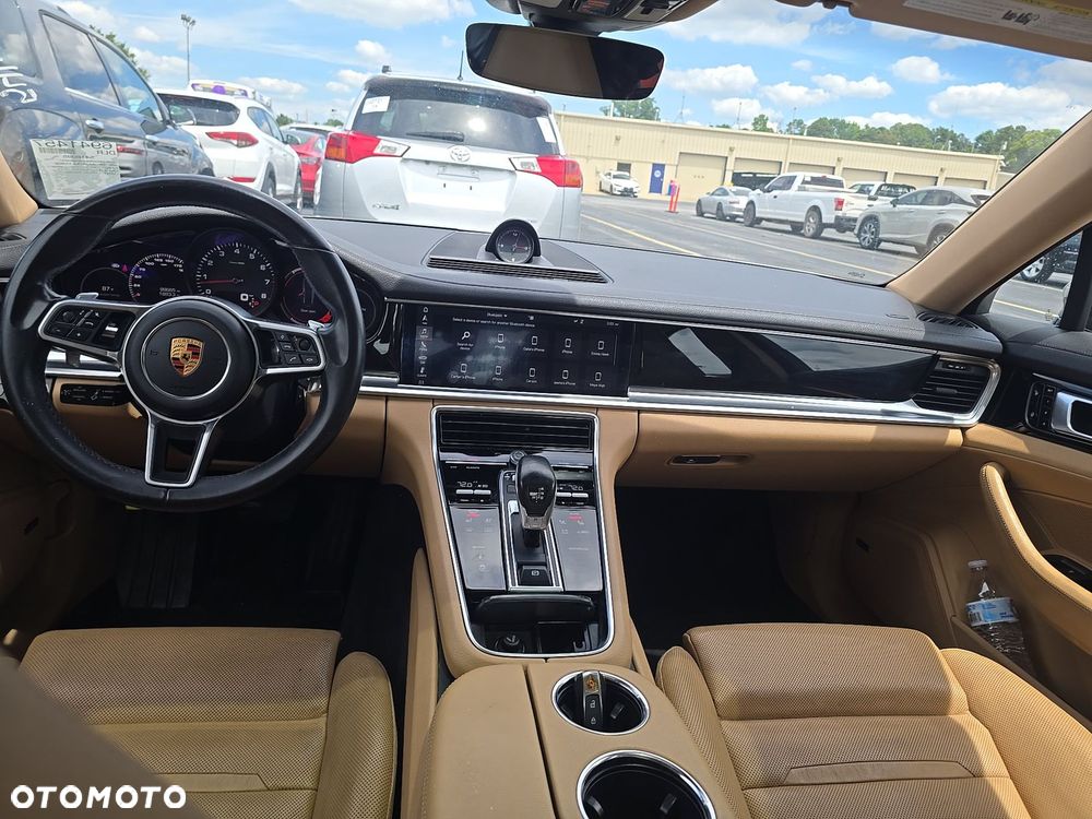 Porsche Panamera - 11