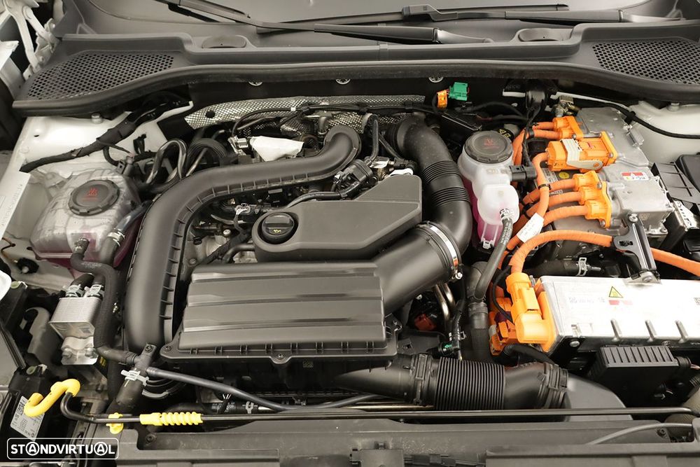 Cupra Formentor 1.5 e-Hybrid DSG - 24
