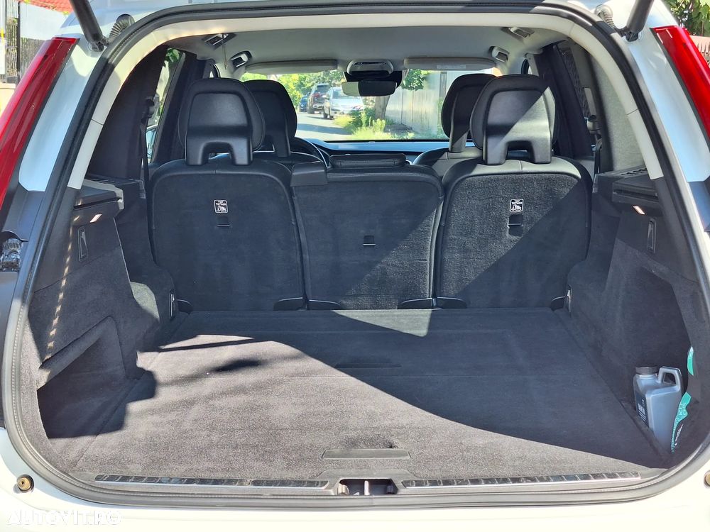 Volvo XC 90 D5 AWD Momentum - 10
