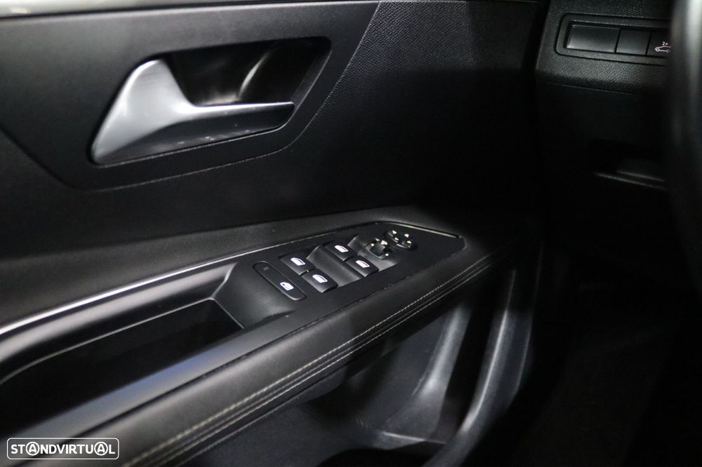Peugeot 3008 PureTech 130 Stop & Start GPF EAT8 Allure - 10
