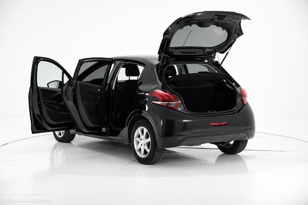 Peugeot 208 - 6