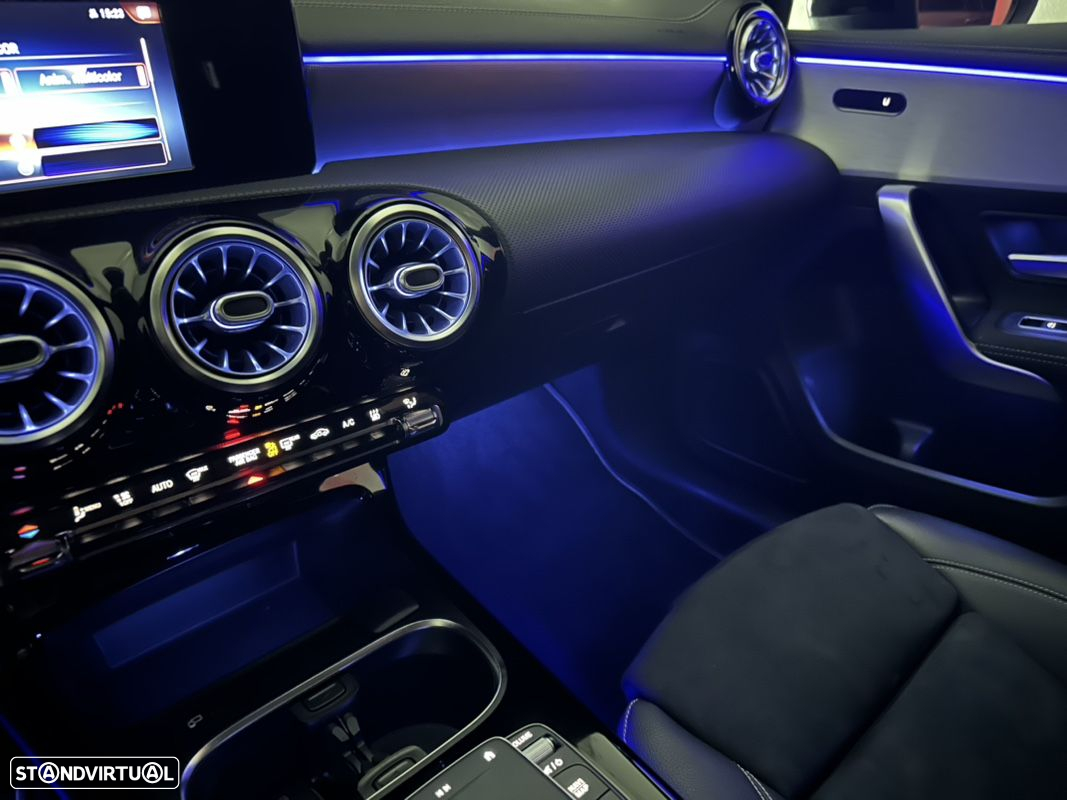 Mercedes-Benz A 250 Limousine e AMG Line - 17