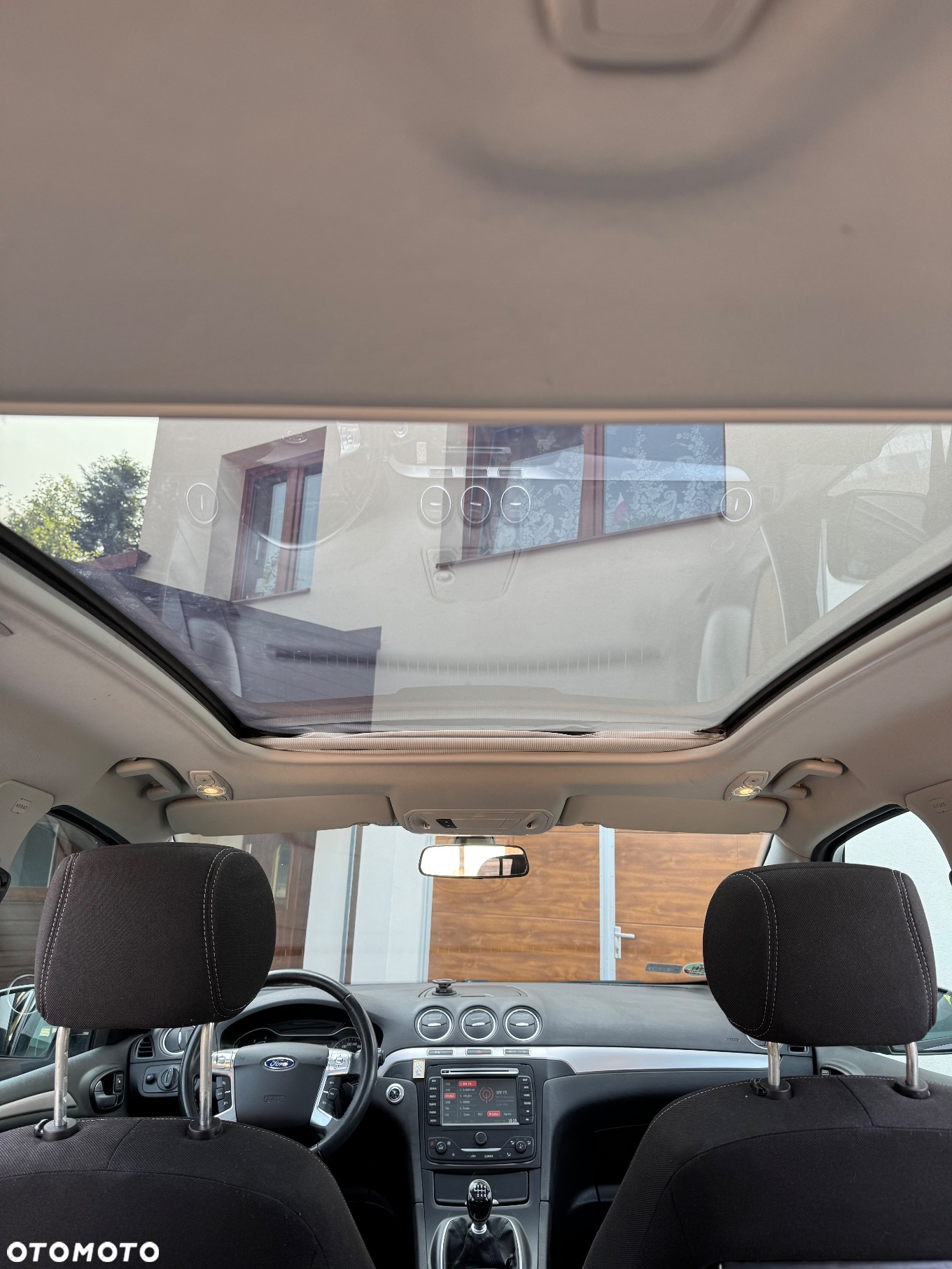 Ford S-Max - 11