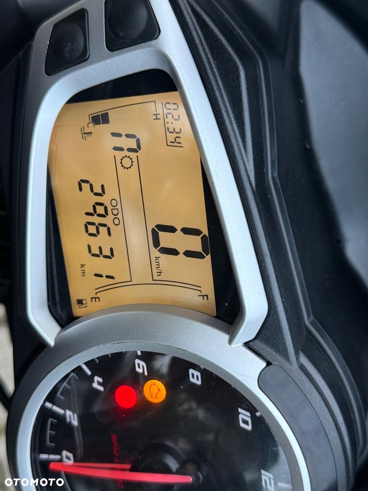 Triumph Street Triple - 20