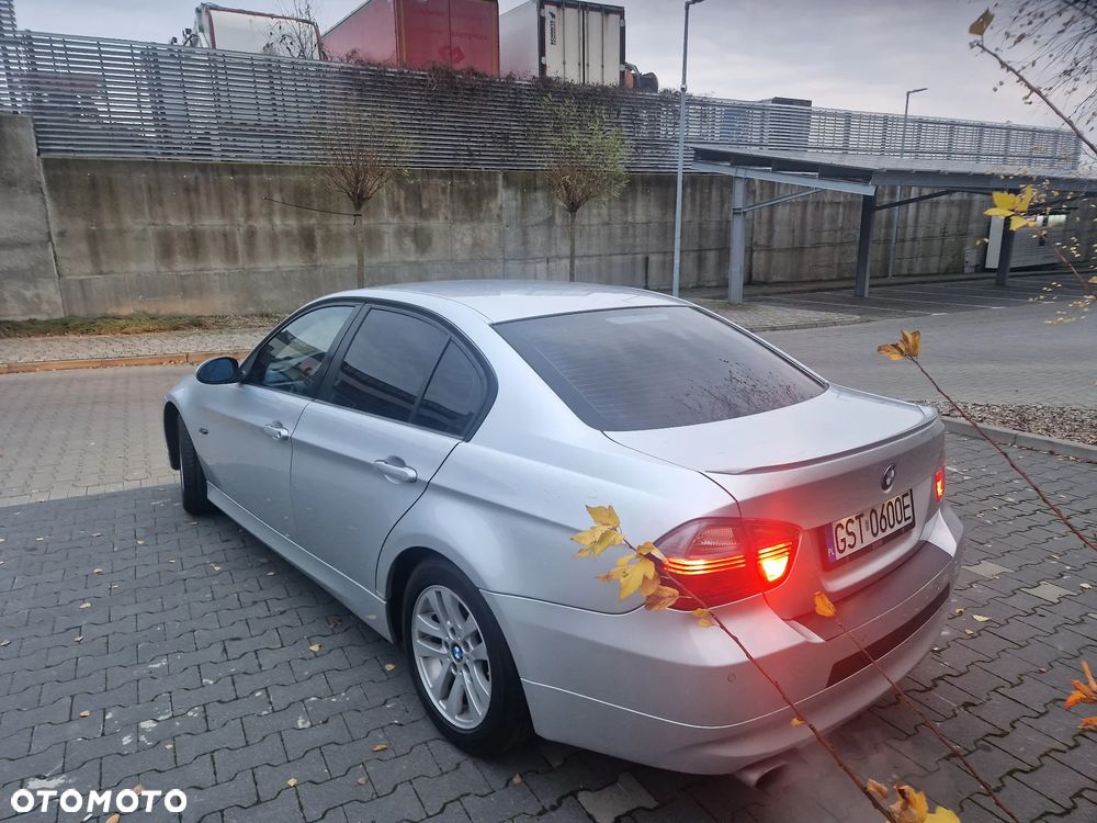 BMW Seria 3 318i Edition Sport - 11