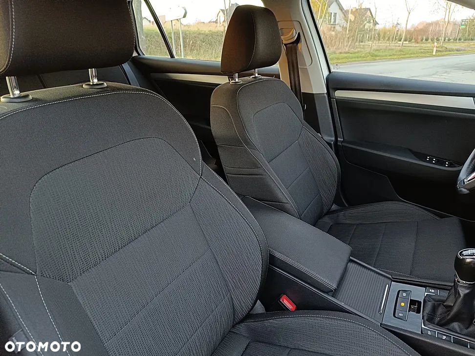 Skoda Superb 2.0 TDI Ambition - 30