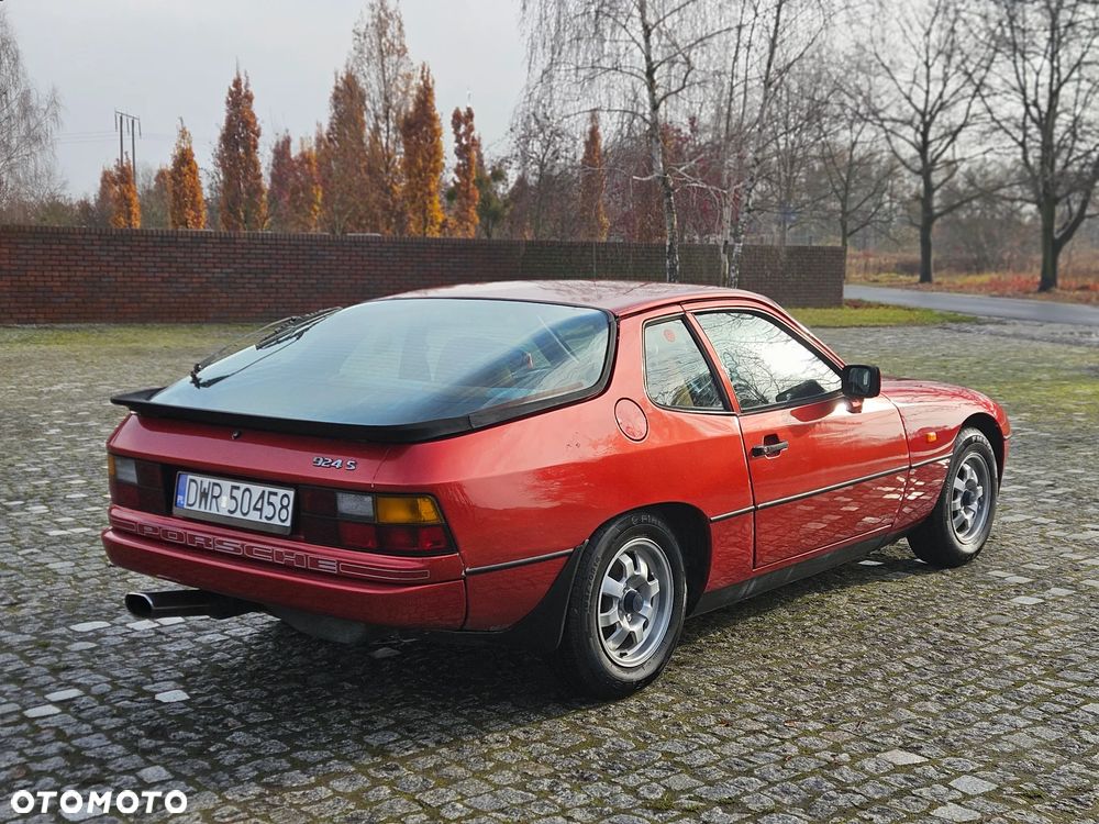 Porsche 924 - 4