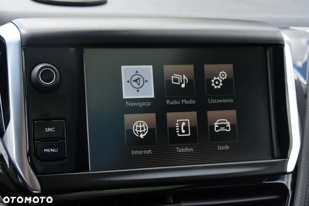 Peugeot 2008 1.2 Pure Tech Allure S&S - 17