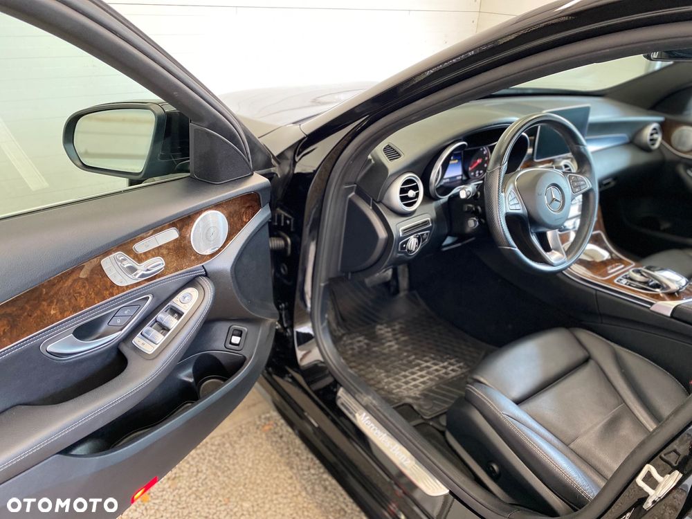 Mercedes-Benz Klasa C 400 4Matic 7G-TRONIC AMG Line - 7