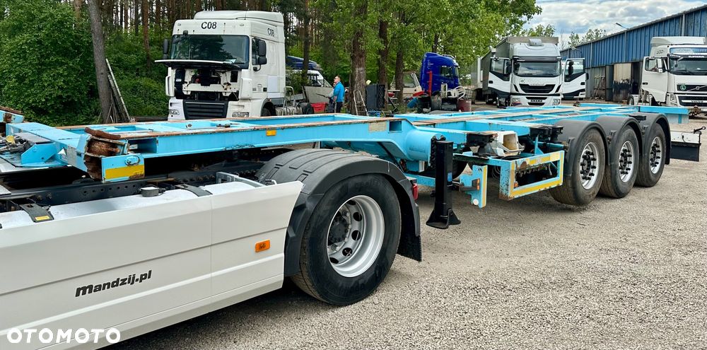 Broshuis PODKONTENEROWA ROZSUWANA TYŁ i PRZÓD SAF 2xOŚ PODNOSZONA 1x20 2x20 1x35 1x40 1x45 WAGA:5400kg 2006r - 4