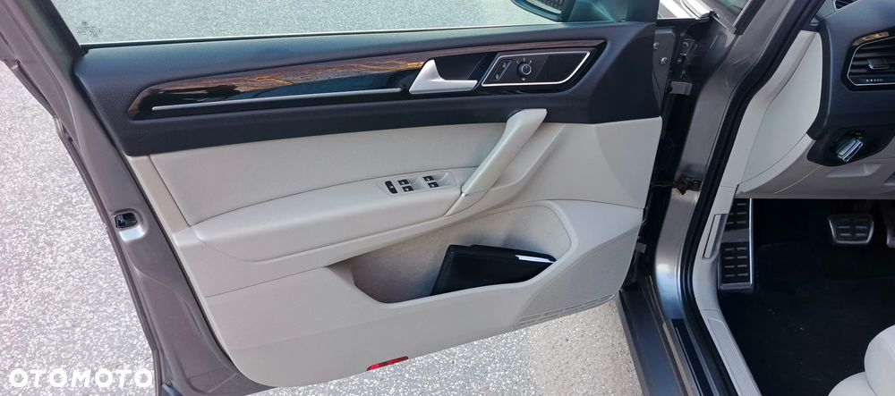 Volkswagen Golf Sportsvan - 31