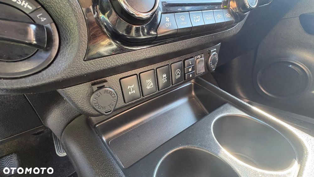 Toyota Hilux 4x4 Double Cab Autm S&S Executive - 23