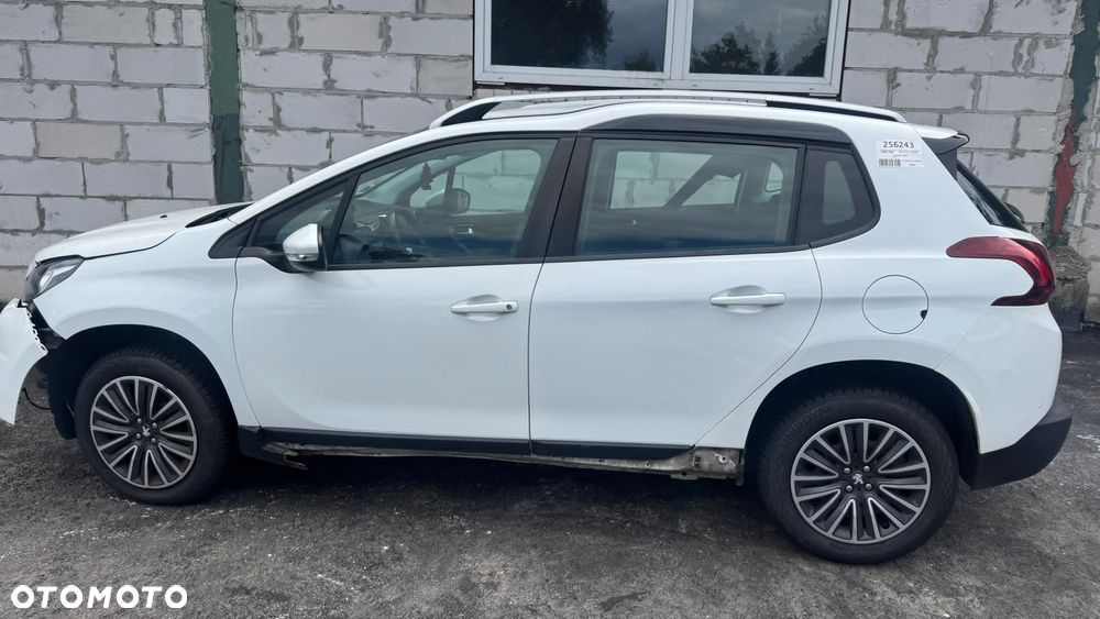 Peugeot 2008 1.5 BlueHDi Allure S&S - 4