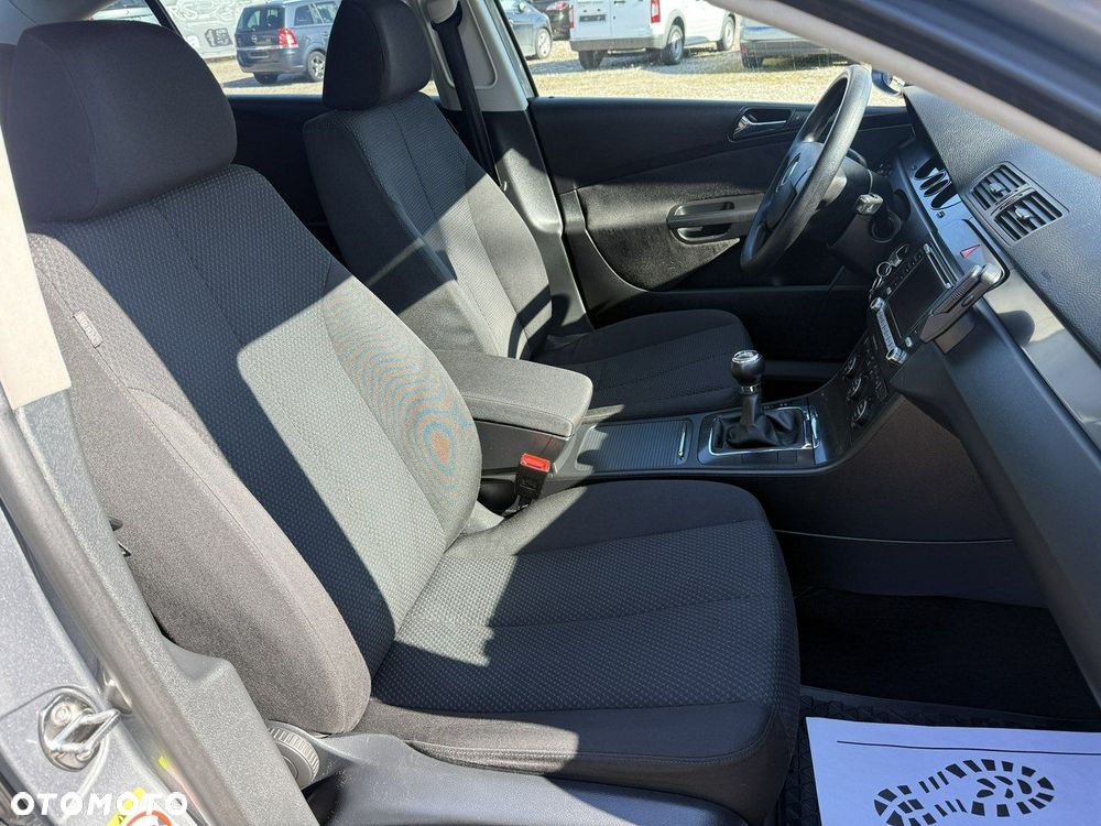 Volkswagen Passat - 26