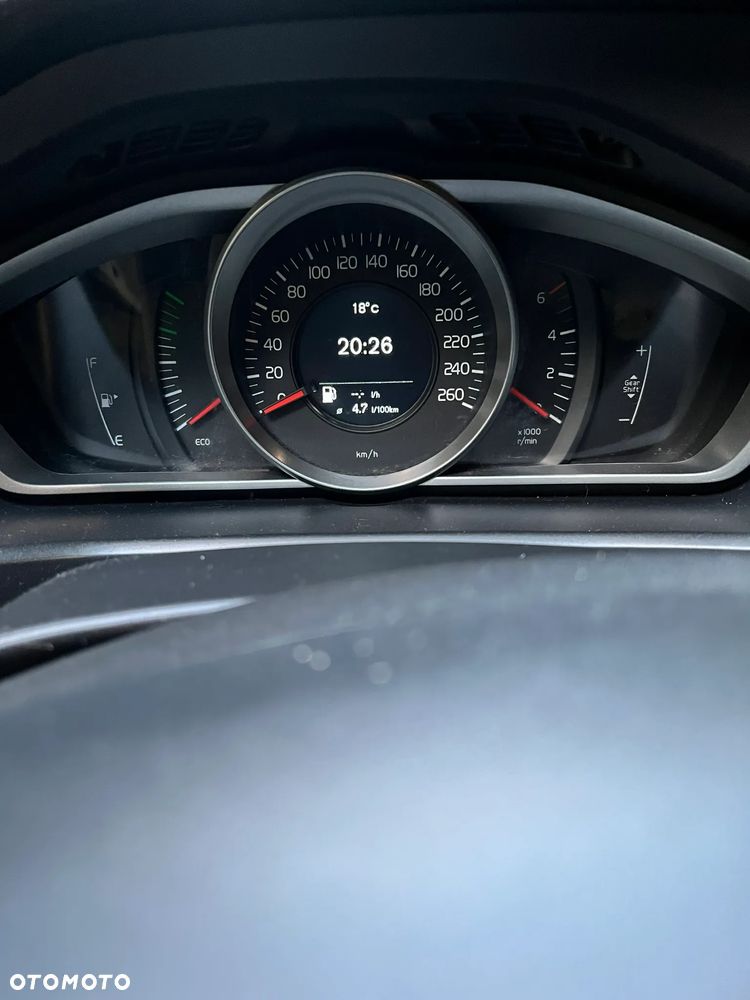 Volvo V40 D2 Drive-E Momentum - 25