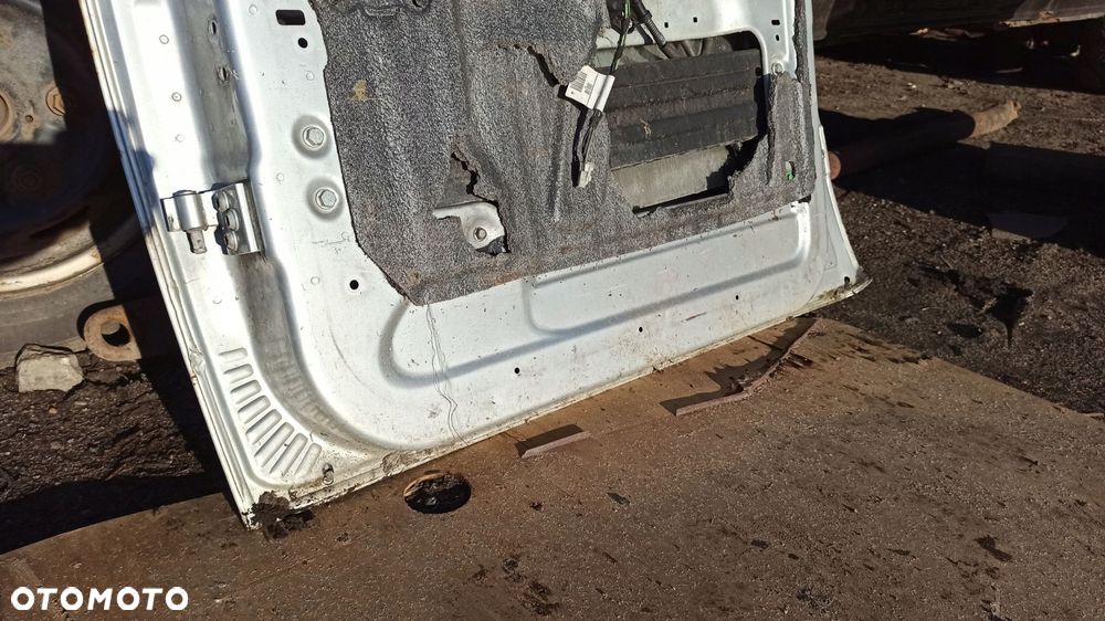 drzwi przód vito viano w639 prawe srebrne lak.9744 - 6