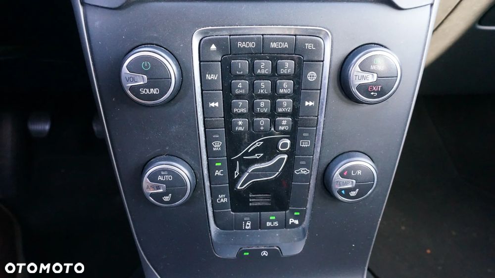 Volvo V40 Cross Country D3 Drive-E Momentum - 25