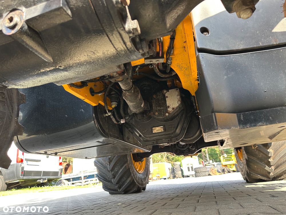 JCB 542-70 Industrial Plus - 28