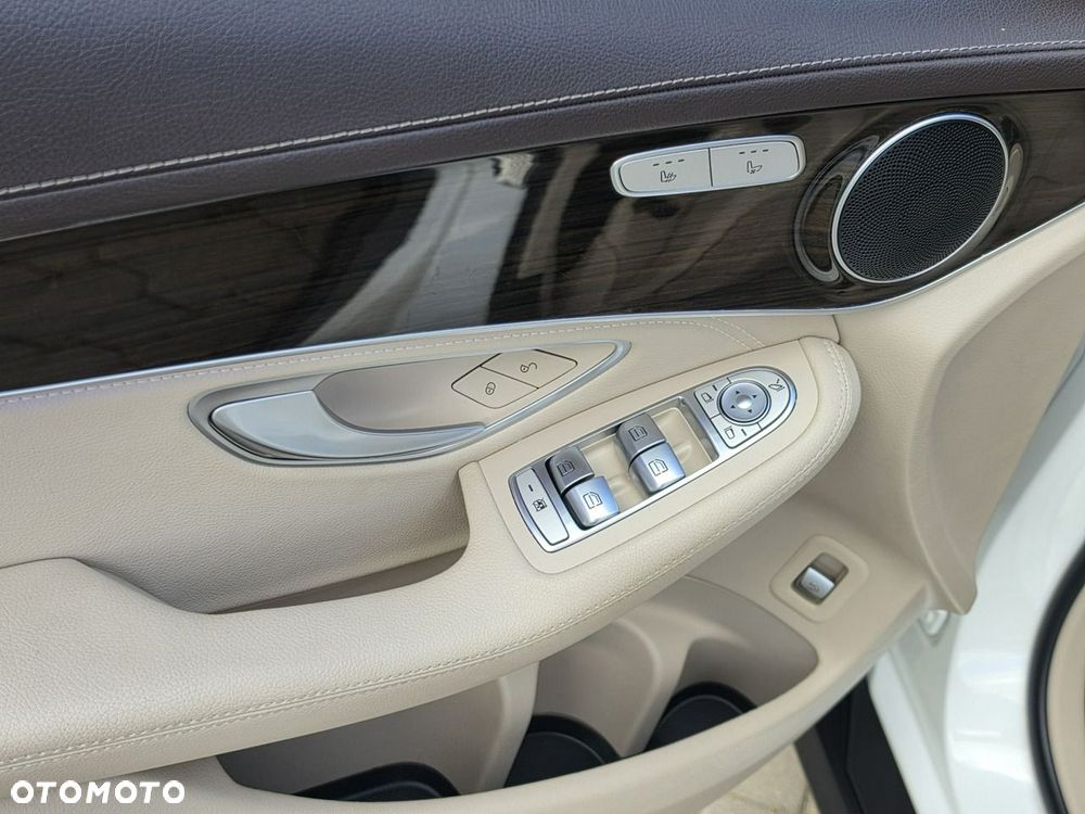 Mercedes-Benz GLC - 12