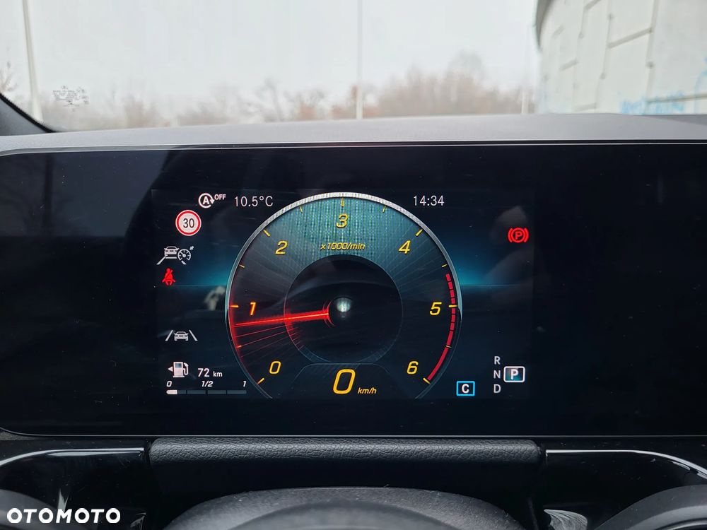 Mercedes-Benz GLA 200 d 8G-DCT AMG Line - 11